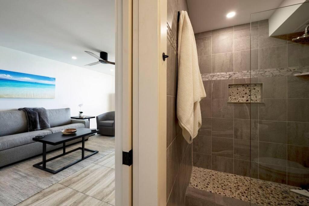 Апартаменты Hale Ono Loa 403- Top Floor, Ocean View, & Complete Modern Remodel Кахана Экстерьер фото