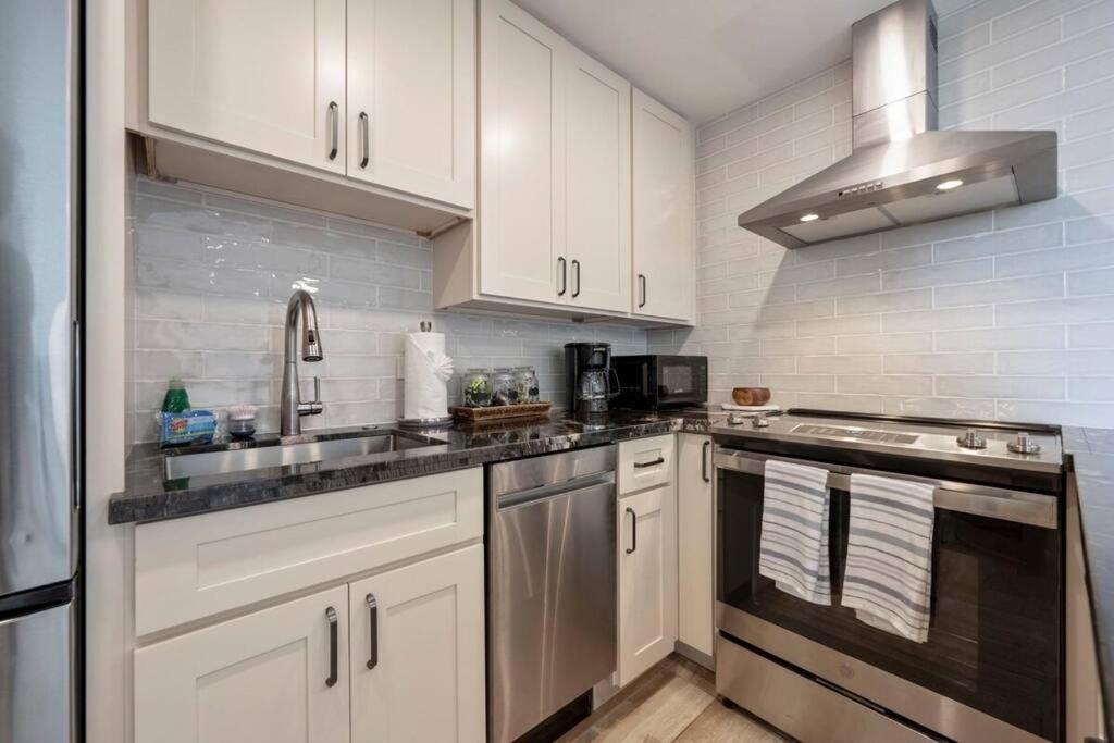 Апартаменты Hale Ono Loa 403- Top Floor, Ocean View, & Complete Modern Remodel Кахана Экстерьер фото